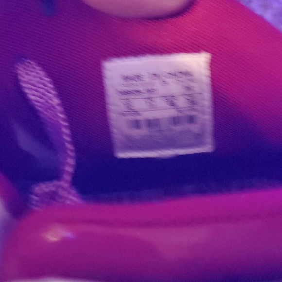 SHOES - Picture 9 of 9